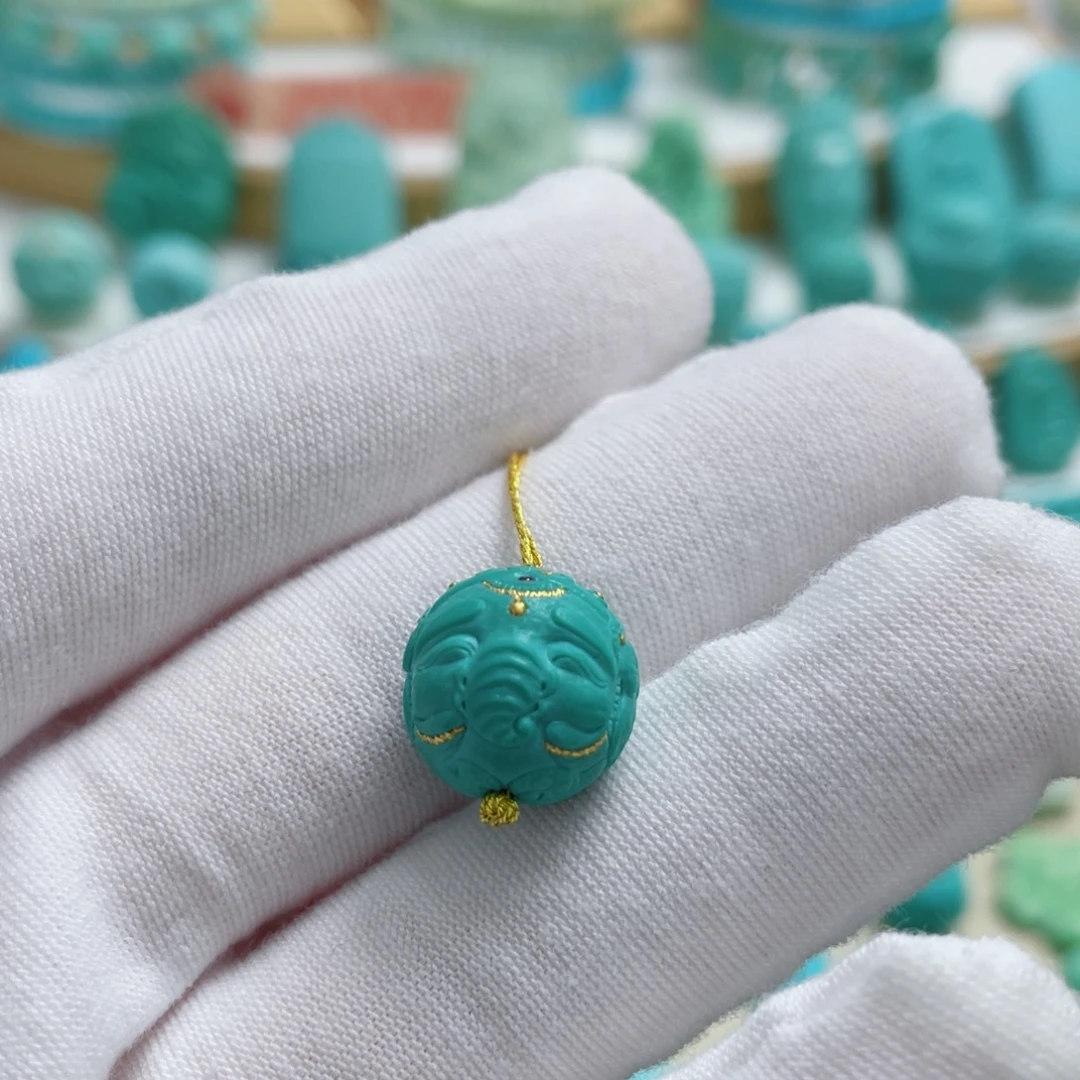 绿松石未镶嵌珠宝奇石