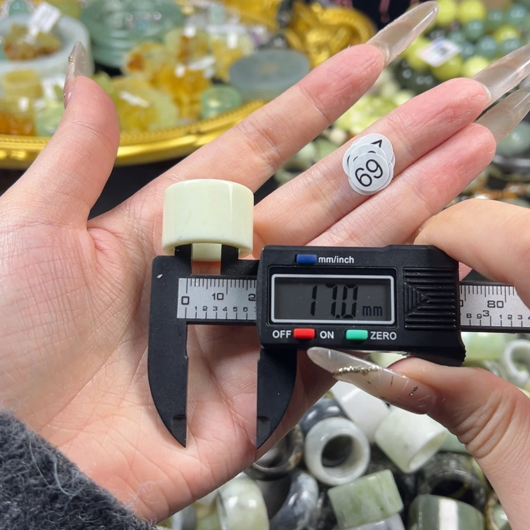 蛇纹石玉未镶嵌戒指