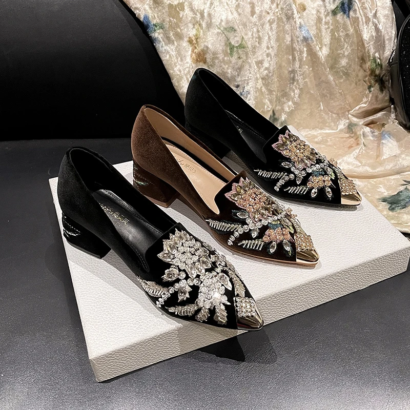 新中式国风2025新款彩色水钻花饰单鞋女尖头粗高跟穆勒鞋