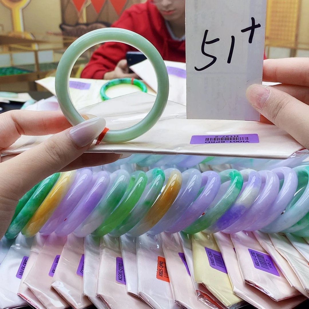 翡翠未镶嵌手镯uu