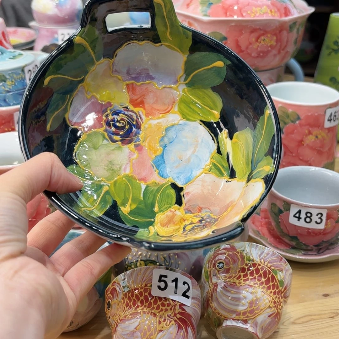 瓷片兔兔盖茨。兔兔好