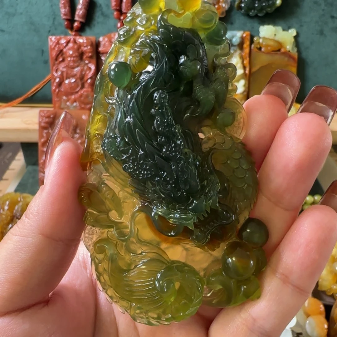 悦***尔蛇纹石玉未镶嵌颈饰