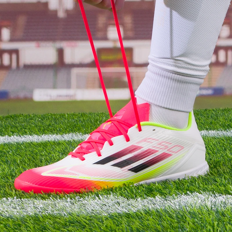 阿迪达斯2025流光风男子TF碎钉足球鞋实战训练休闲人草比赛鞋