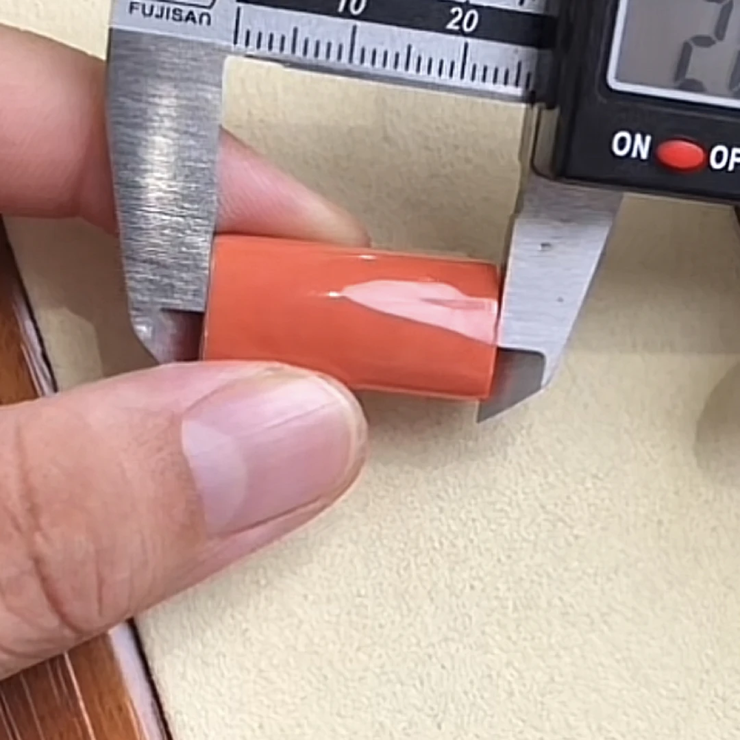 momo珊瑚牌子一个