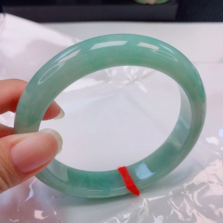翡翠未镶嵌手镯61圈