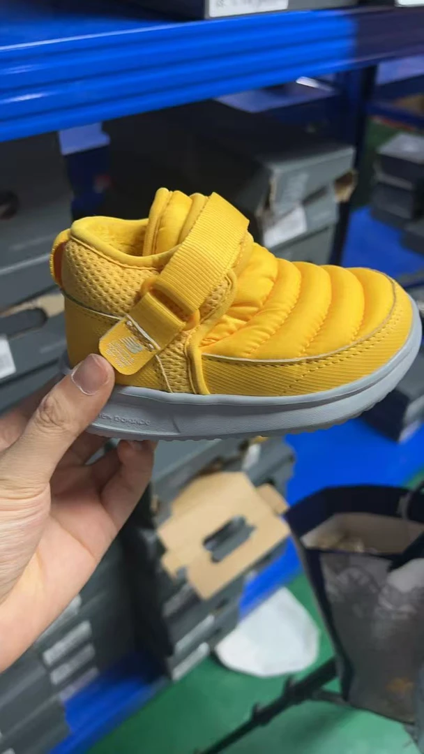 New Balance 鞋子系列 YHMM0CYG
