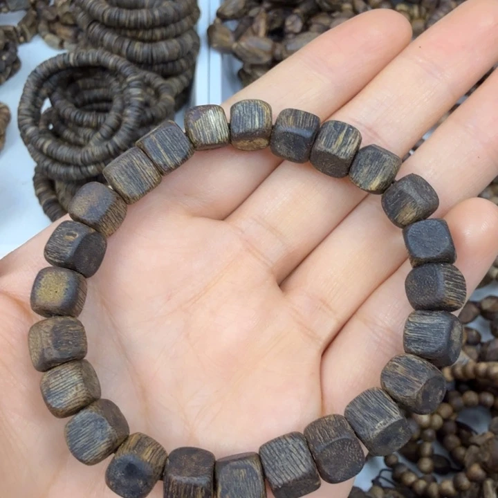 沉香手串沉香绿奇楠随型方糖沉水卡八