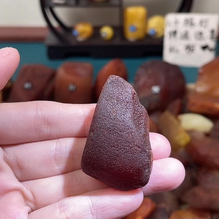 琥珀未镶嵌珠宝奇石吊坠