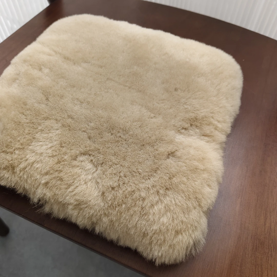 羊剪绒羊毛加厚坐垫面包垫简约汽车坐垫增高垫小方凳垫羊皮毛巾