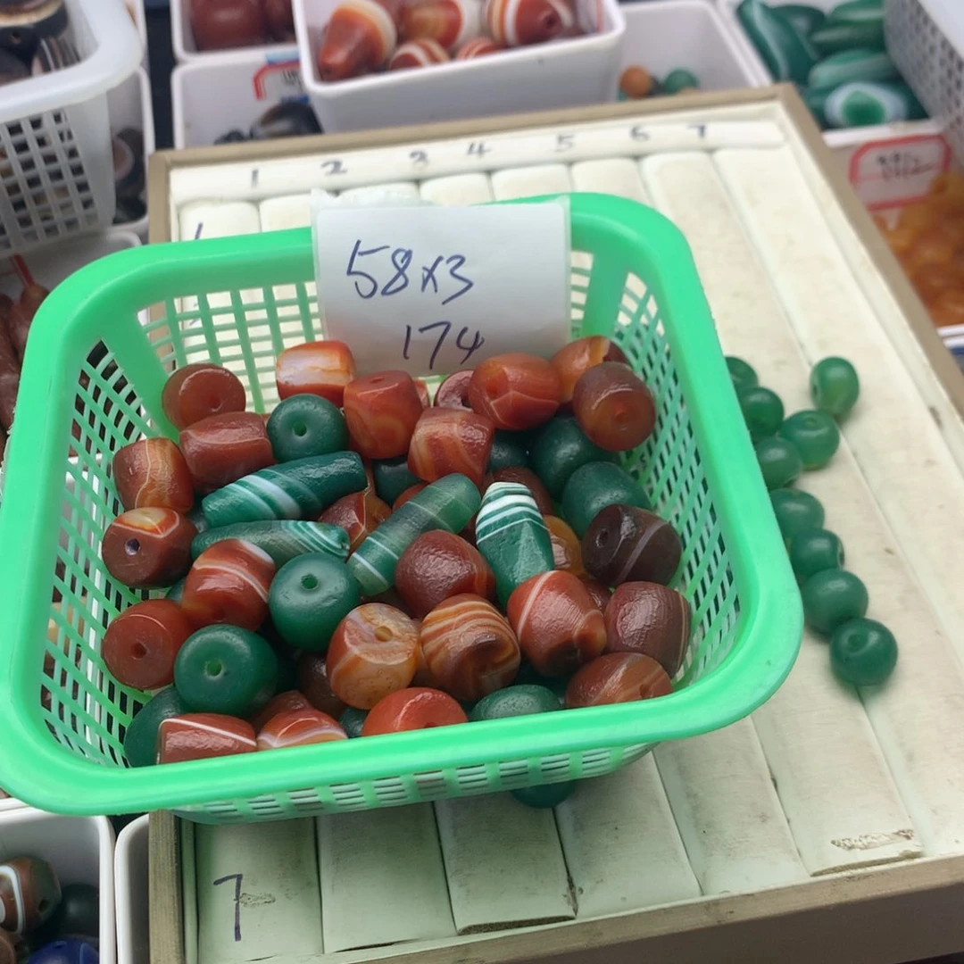 陈***亮编织品玛瑙配饰玛瑙饰品