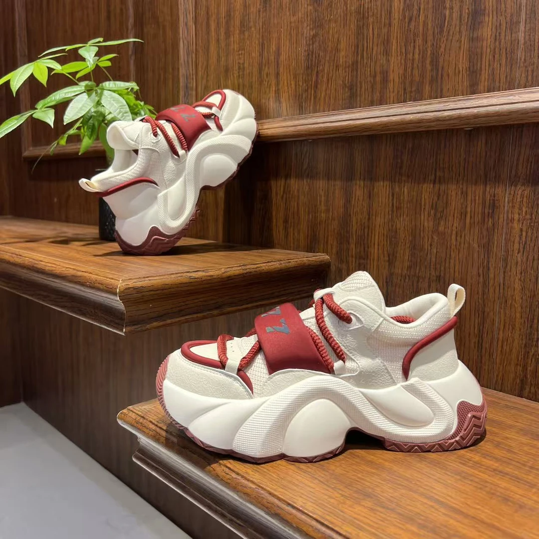 2025秋季新款低帮字母系带增高男款老爹鞋时尚轻奢高端耐磨休闲鞋