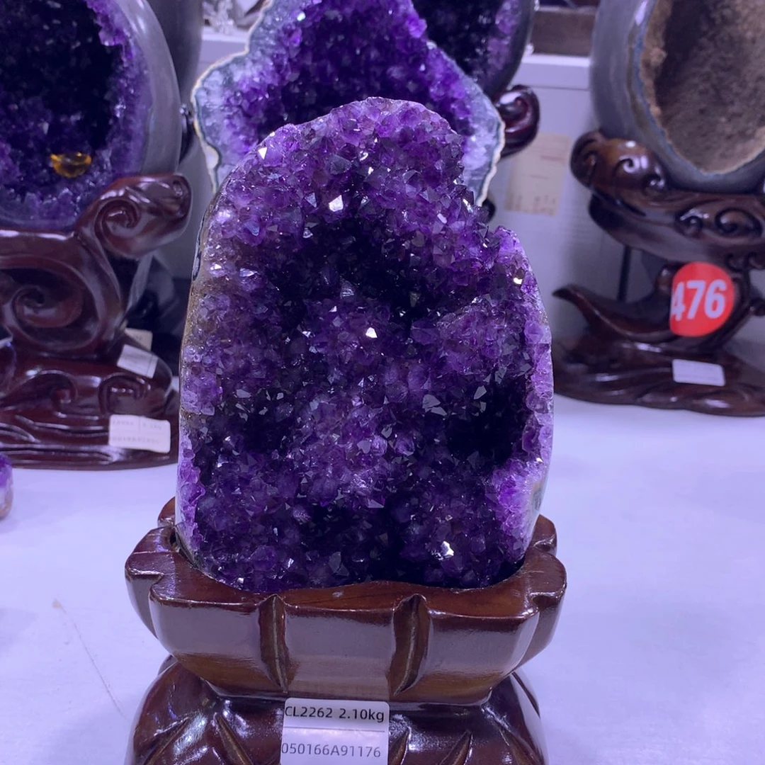 织绣乌拉圭紫水晶摆件