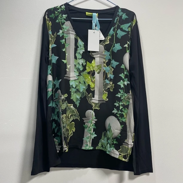 99新 VERSACE/范思哲 莫代尔拼棉长袖/XXS码/A04238