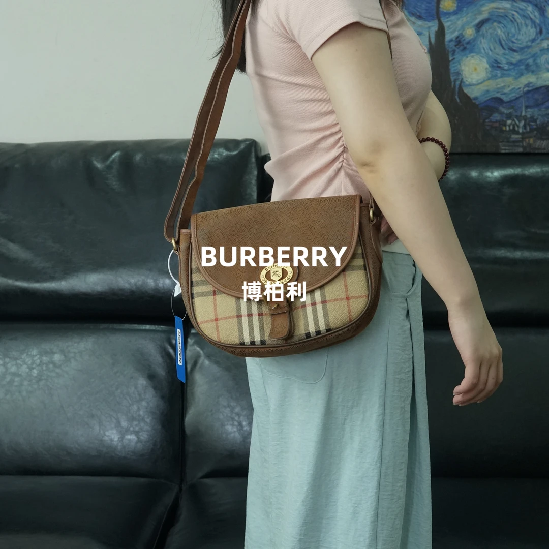 95新 BURBERRY/博柏利 格纹斜挎包/WJ05423048/3048