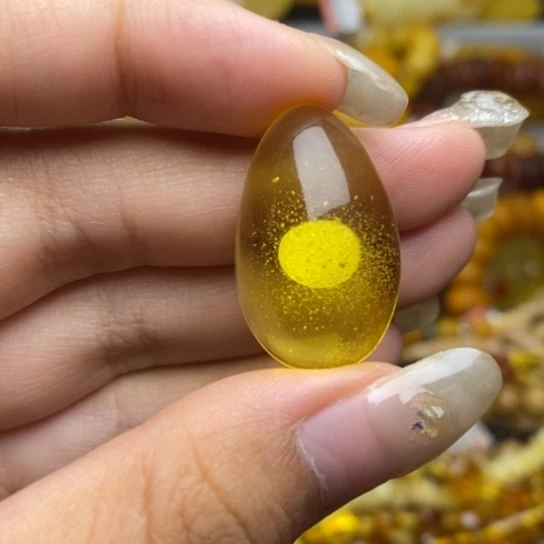 未镶嵌琥珀珠宝奇石