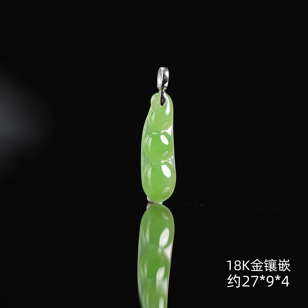 本真 | ”时宜”严选精品和田玉高色苹果绿福豆万能扣吊坠