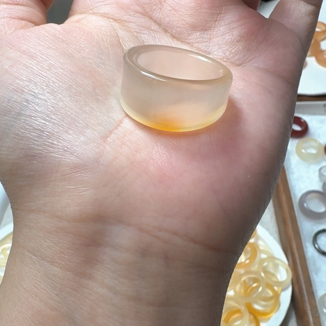 未镶嵌戒指玛瑙/玉髓697港21