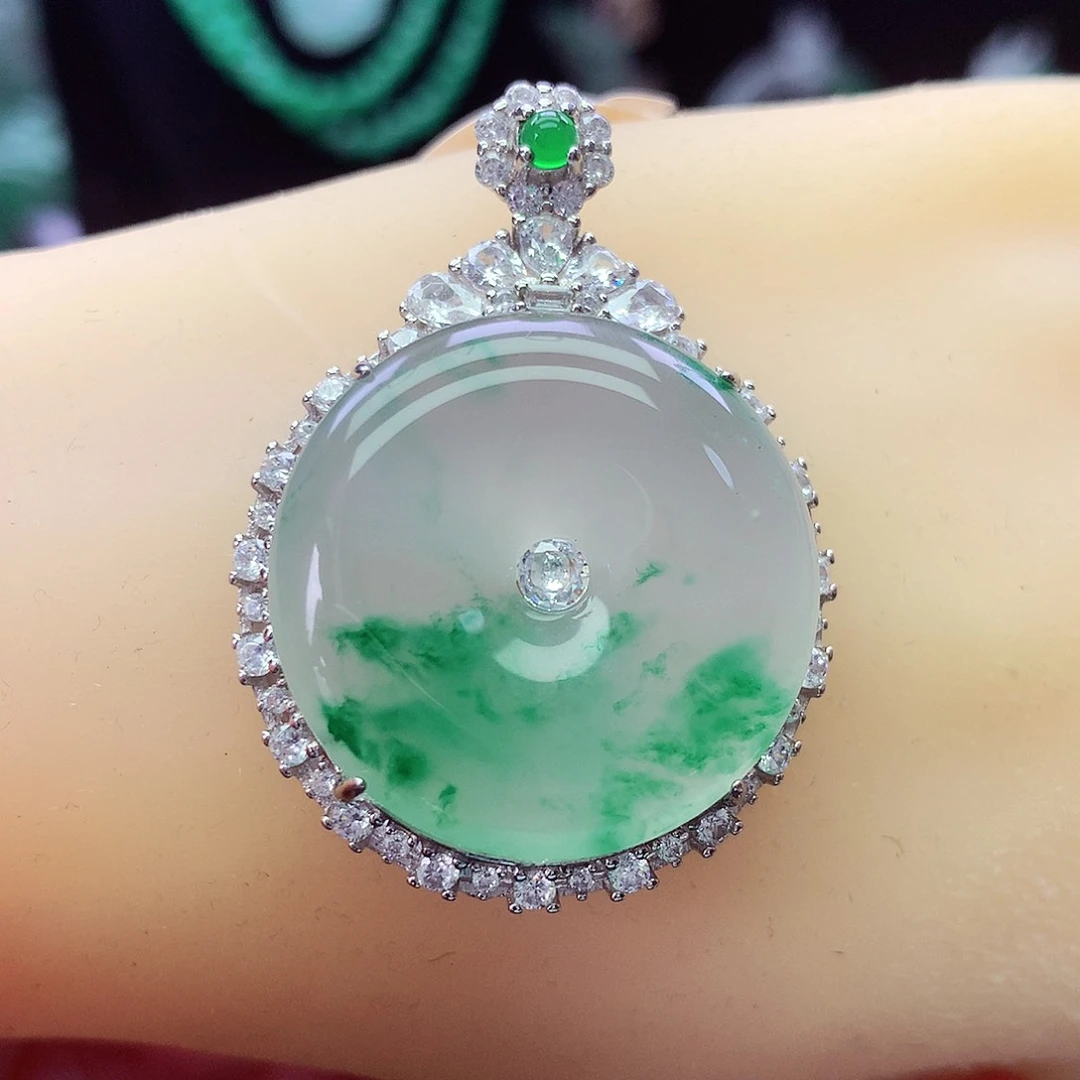 石英质玉未镶嵌颈饰