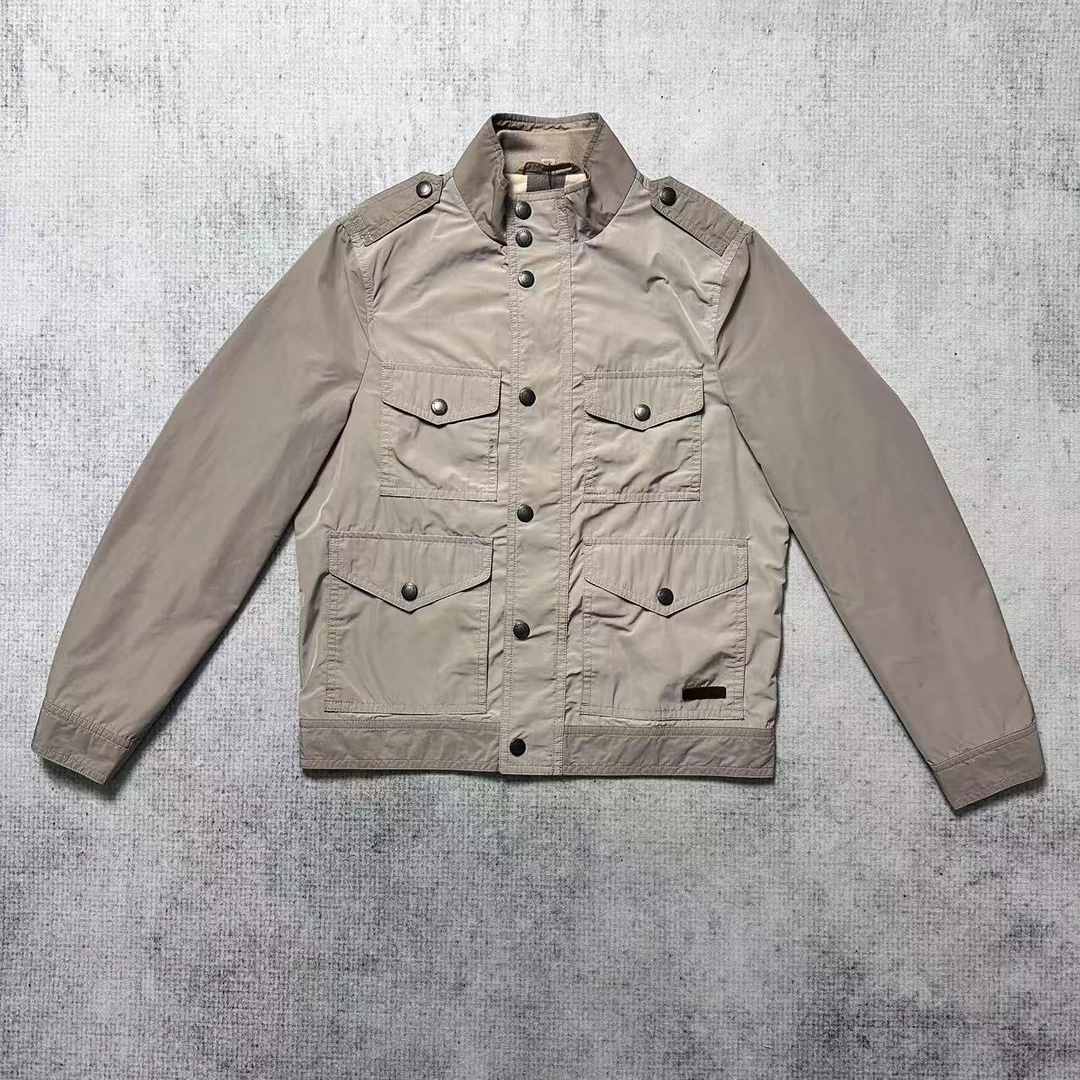 99新 BURBERRY/博柏利 浅咖短款风衣夹克/L码