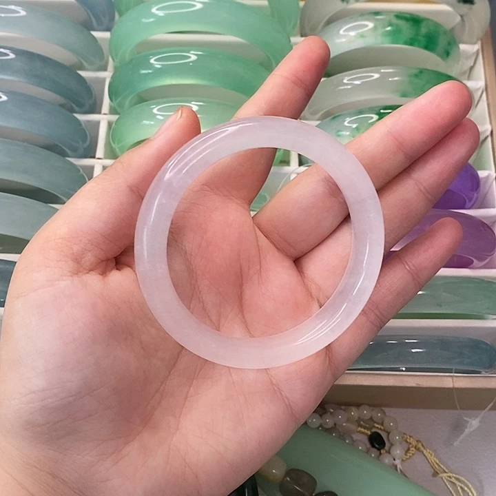 石英质玉未镶嵌手镯