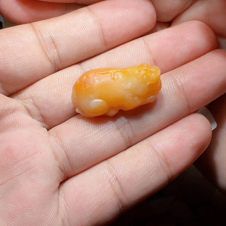 和田玉未镶嵌颈饰龙**下