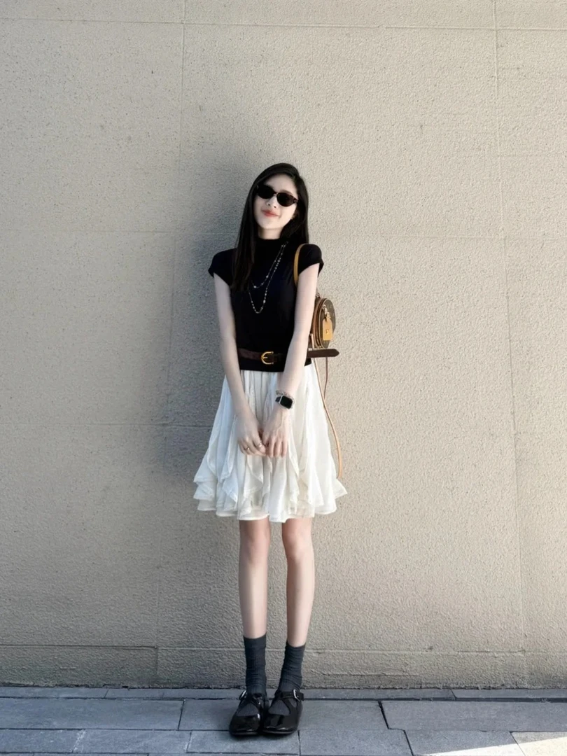 2025夏季新款韩系简约高级感黑色短袖上衣高腰气质半身裙两件套潮