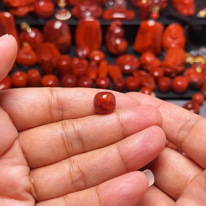 南红玛瑙未镶嵌配饰牛血火焰纹老型10.4mm