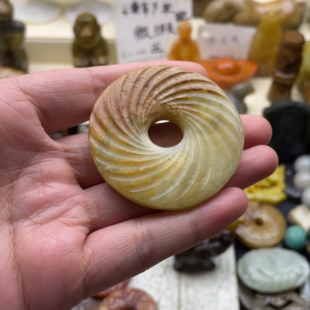 未镶嵌蛇纹石玉颈饰10