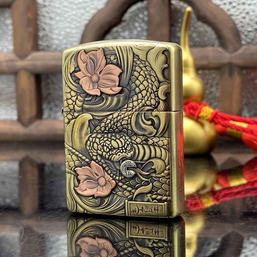ZIPPO/之宝打火机  蛇来运转盔甲黄铜镶嵌紫铜浮雕【小飞甄选】DYJ1