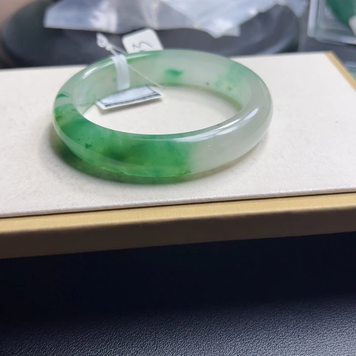 石英质玉手镯未镶嵌58.59