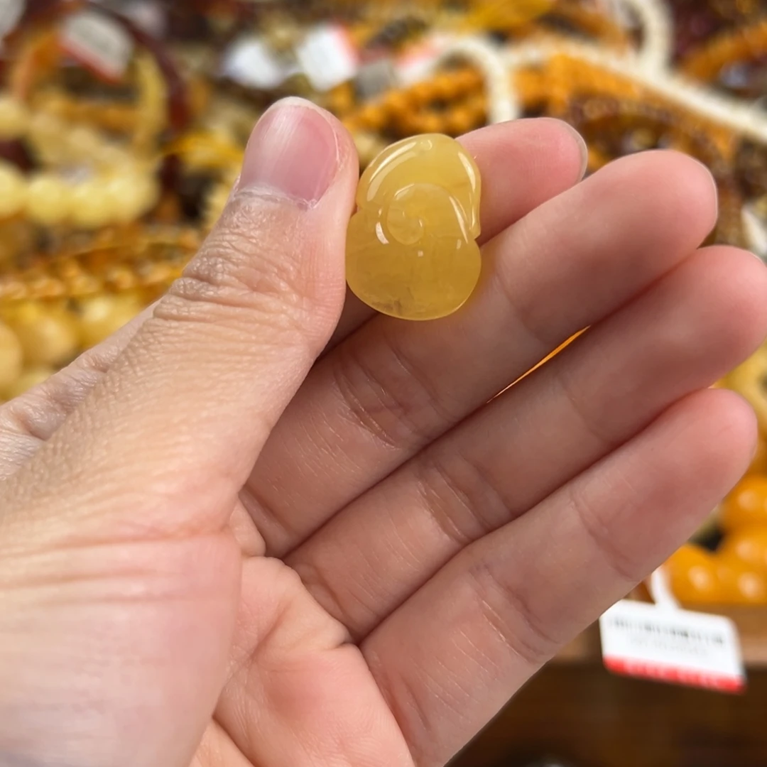 琥珀未镶嵌珠宝奇石
