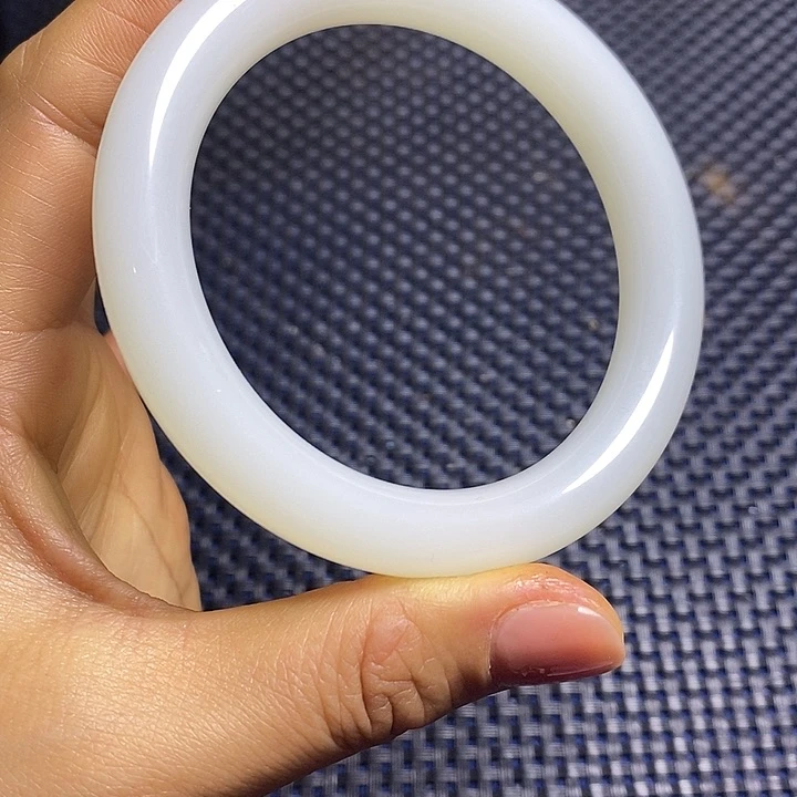 吊坠白玉菩提支持七天无理由