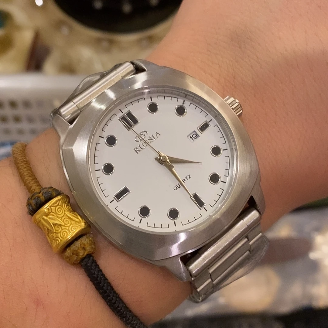 精钢白盘russla腕表