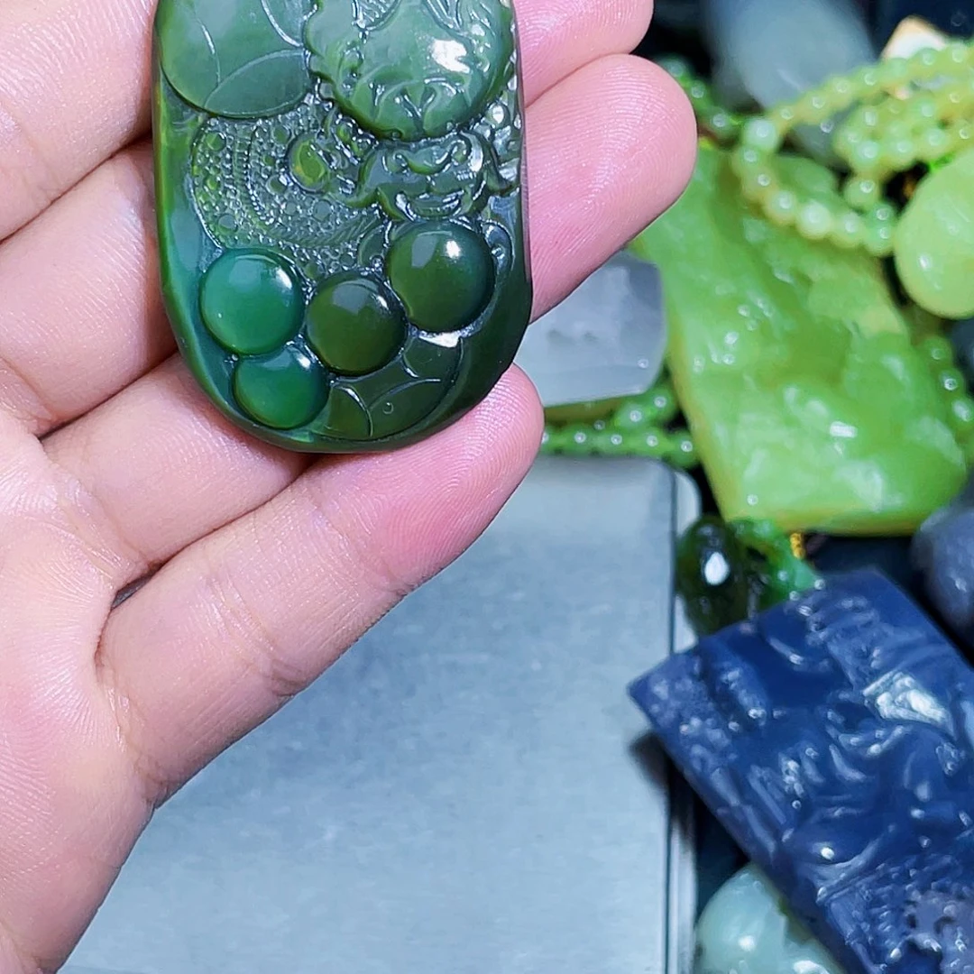 和田玉未镶嵌颈饰