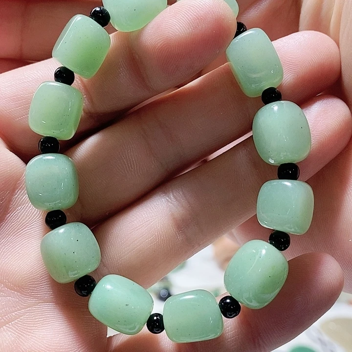 密玉（石英质玉）颈饰未镶嵌平***?