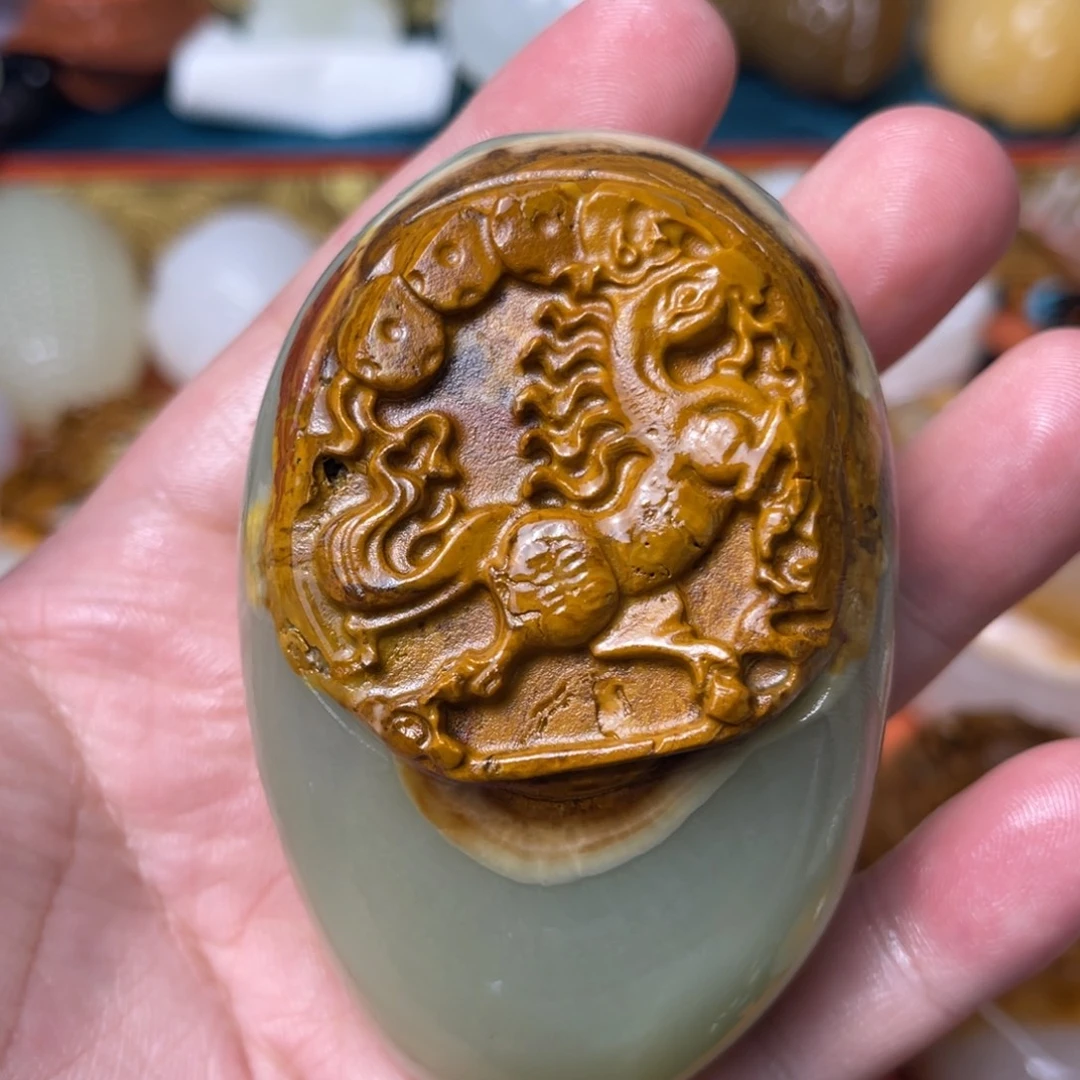 饕***餮石材天然方解石手把件不退换