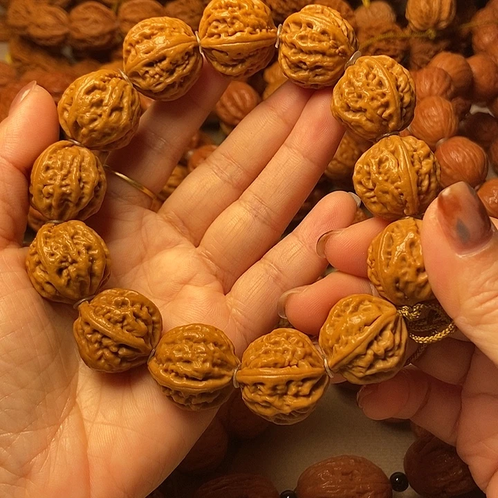 文玩核桃手串珊瑚