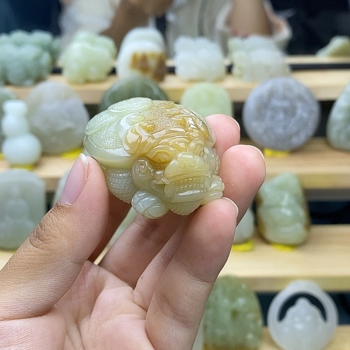 用***4和田玉未镶嵌挂件