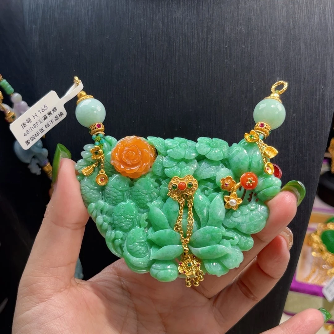 【闪购商品】翡翠吊坠(赠链)未镶嵌，