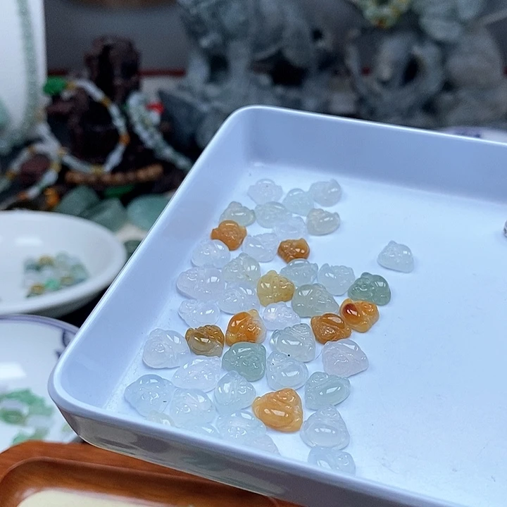 吊坠(不含链)未镶嵌翡翠一个20