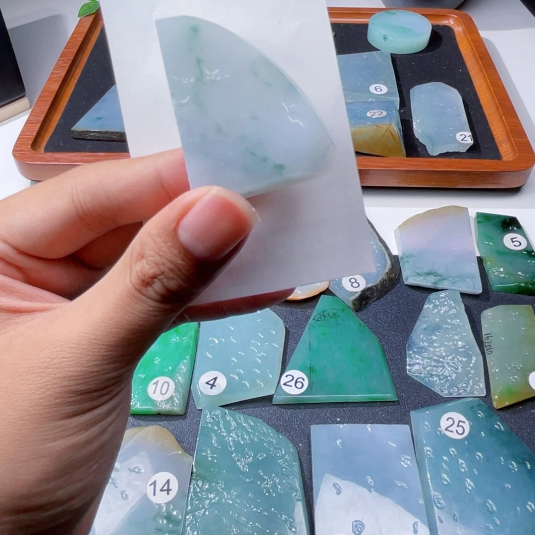 定制翡翠未镶嵌小挂件料