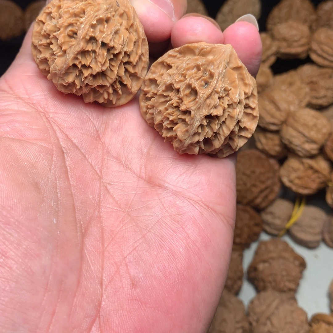 毅***n桃核吊坠樊梨花40