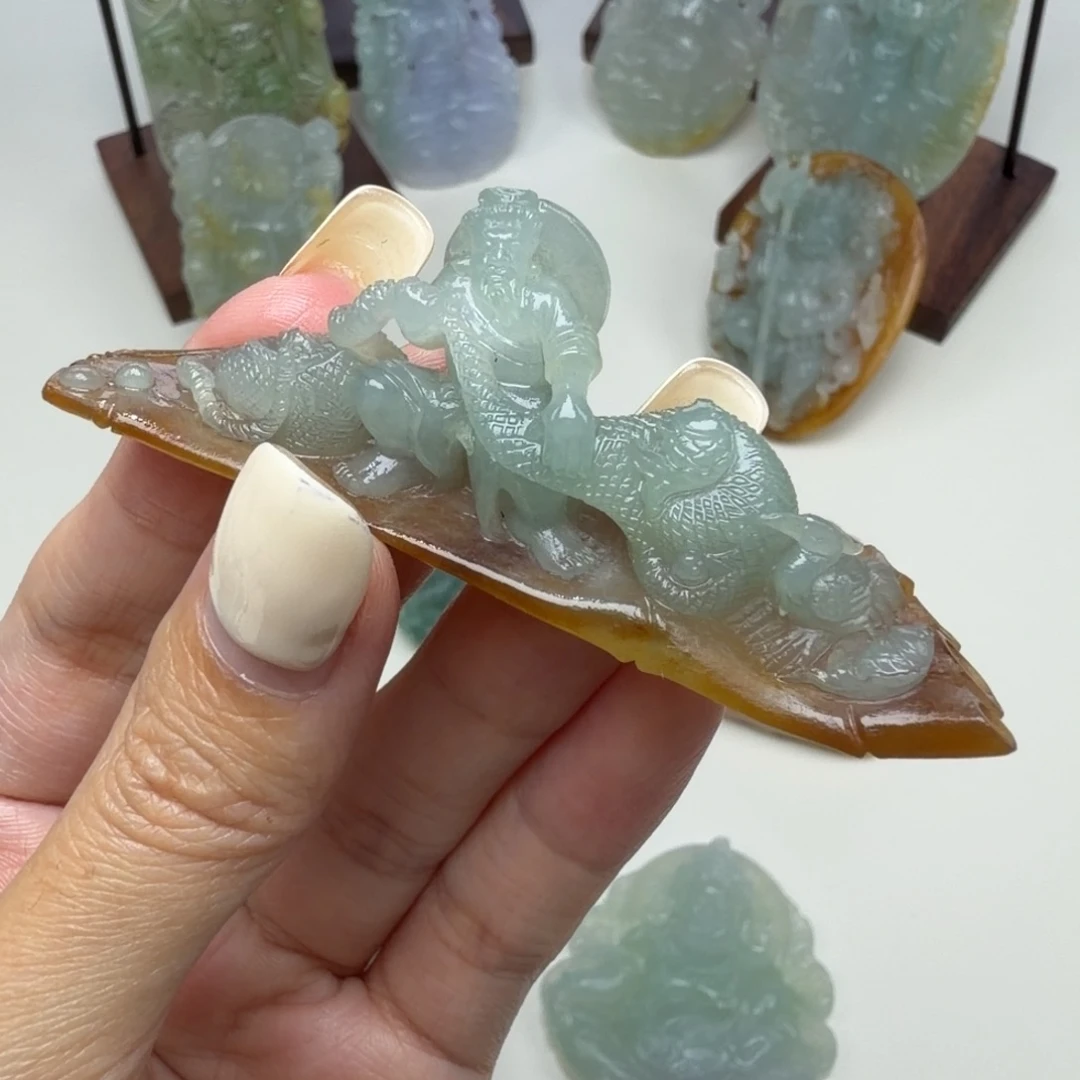定制翡翠未镶嵌鱼翁得利