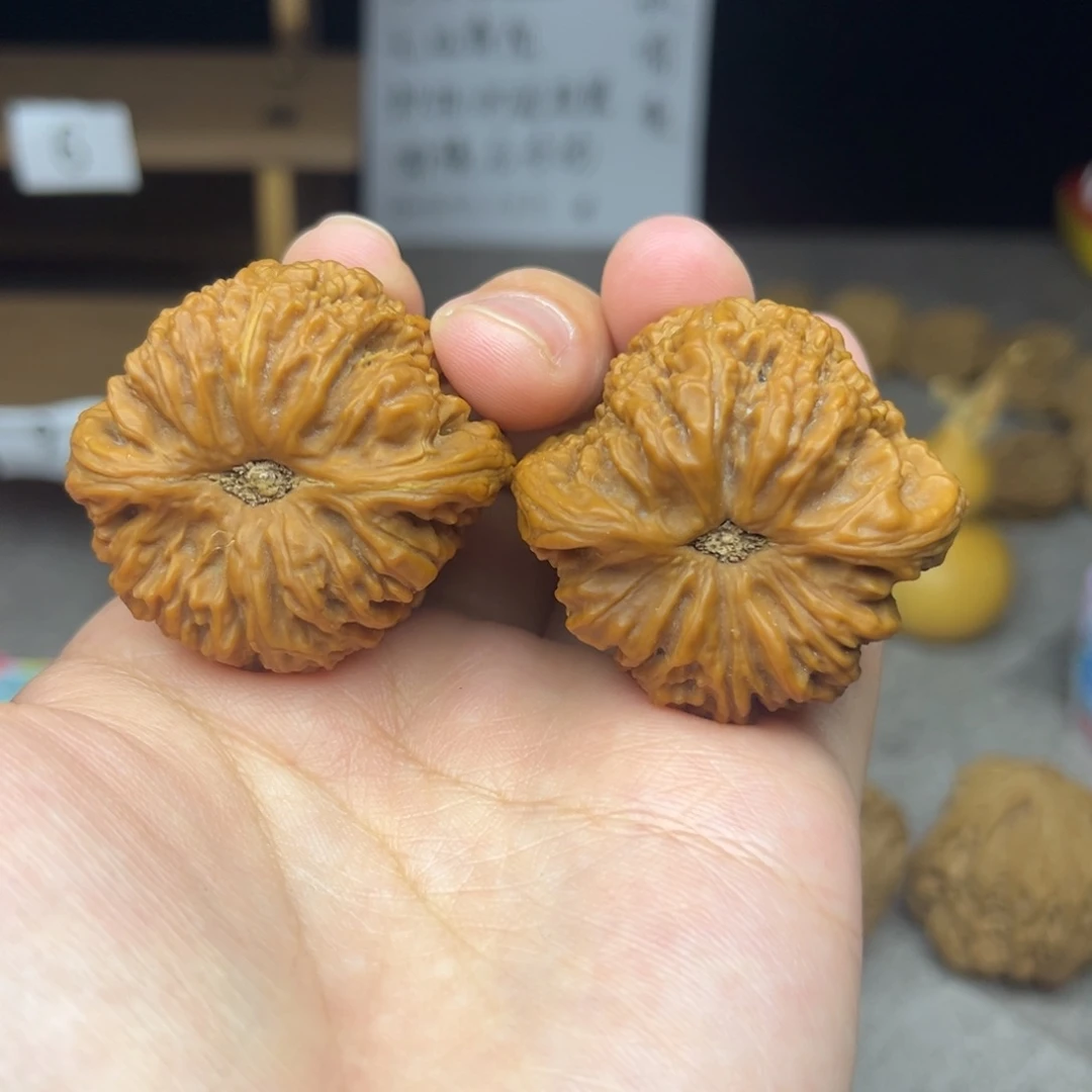 小***凳文玩核桃把件涿鹿南疆石