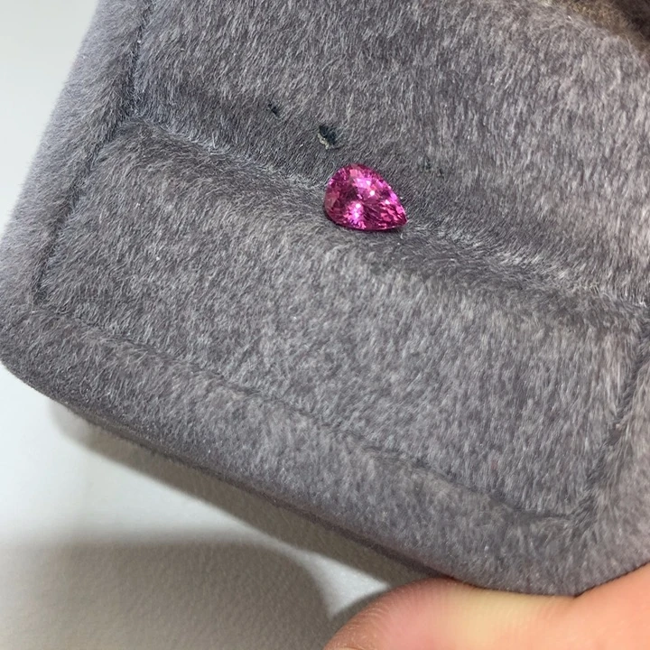 碧玺裸石未镶嵌0.935克拉