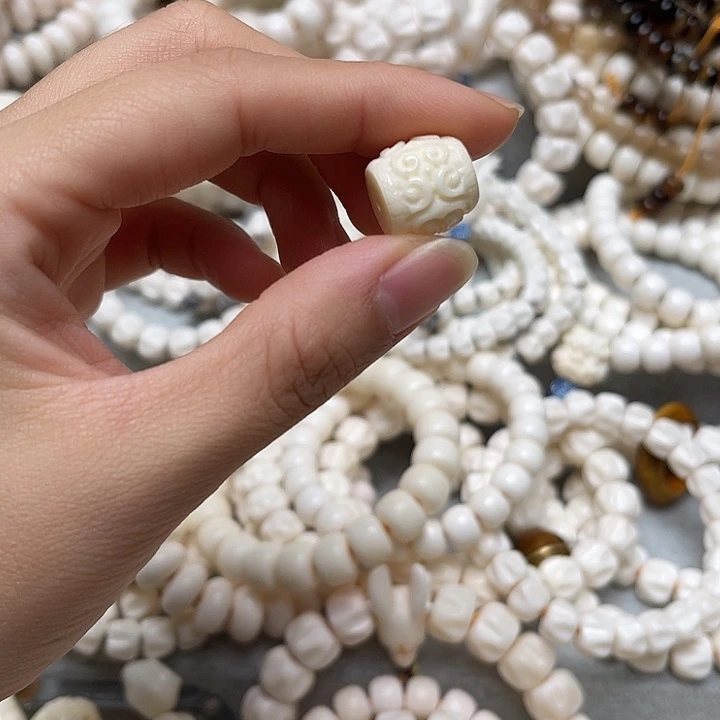 香榧木鹿角1.3×14回纹珠