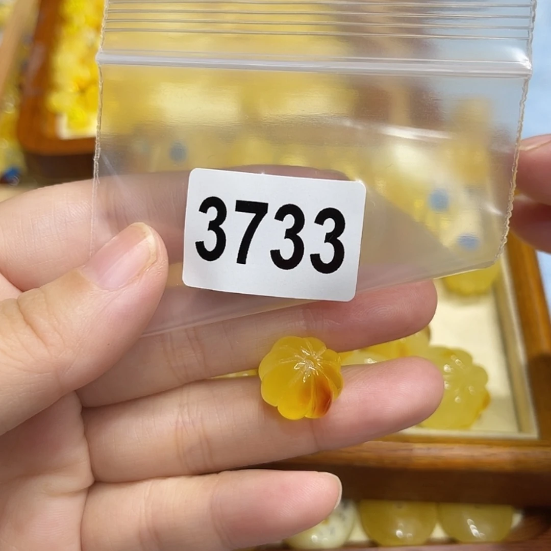 琥珀未镶嵌珠宝奇石