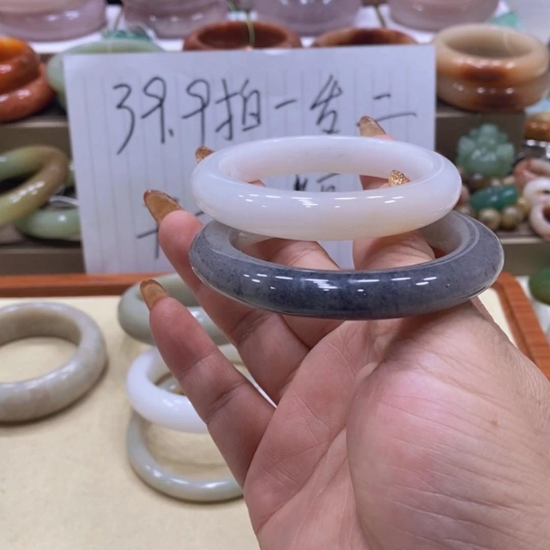【闪购商品】未镶嵌手镯石英质玉後*