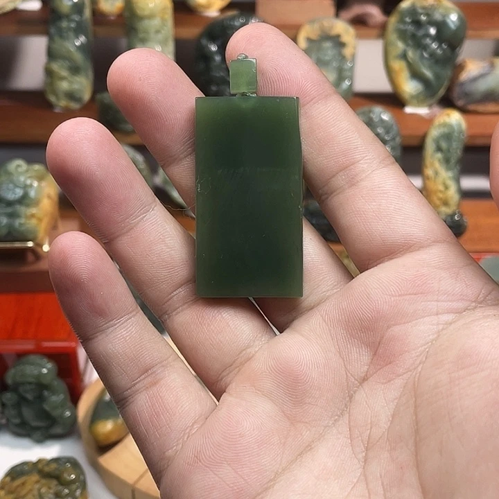 玲***玲岫岩河磨玉（透闪石质玉）未镶嵌吊坠(不含链)