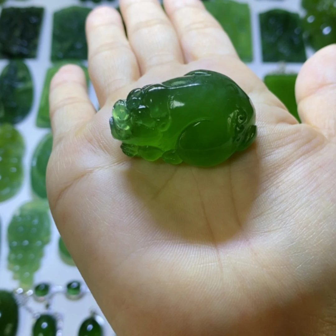 【闪购商品】蛇纹石玉颈饰未镶嵌交****缘